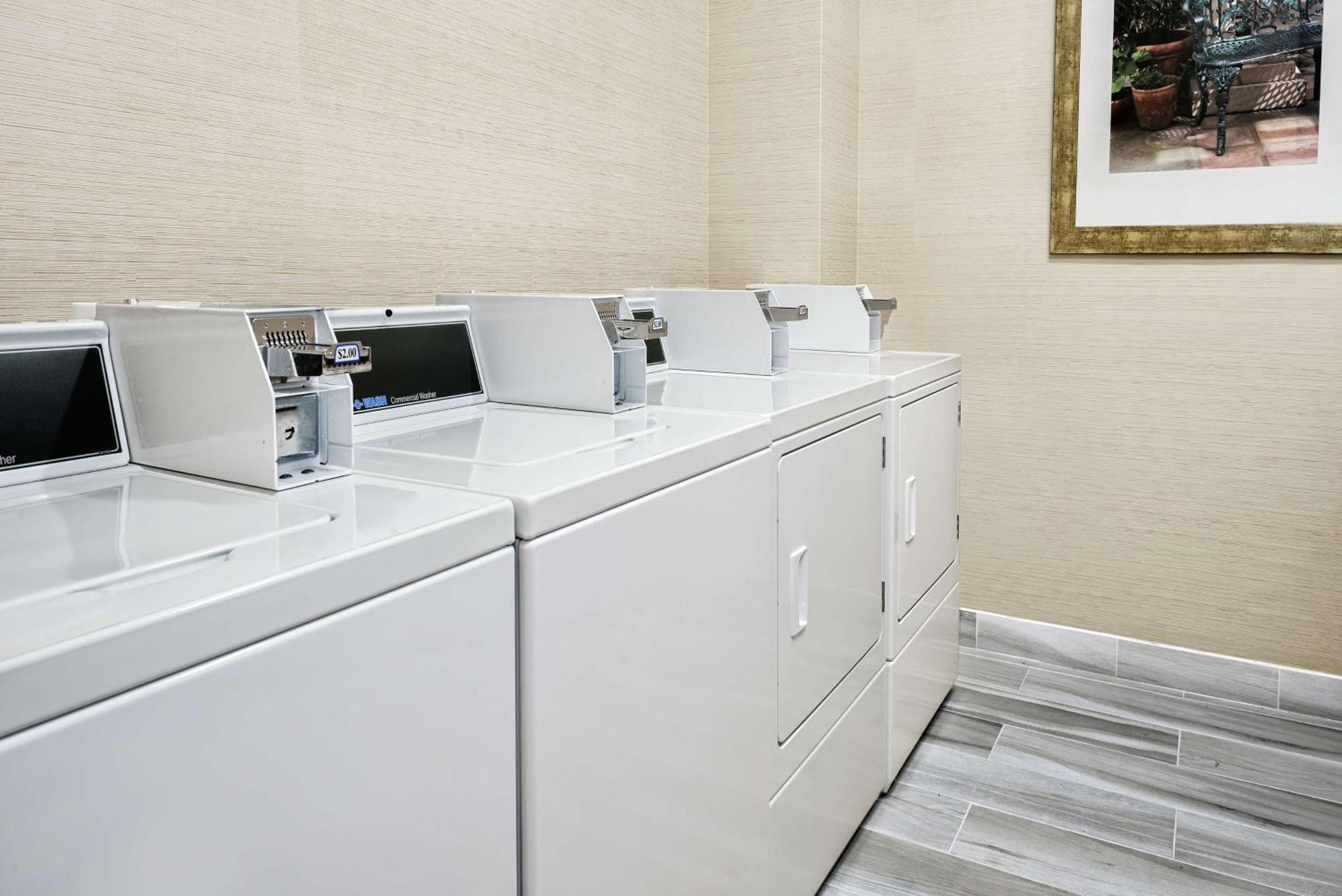 Hilton Garden Inn Сан Маркос Екстериор снимка