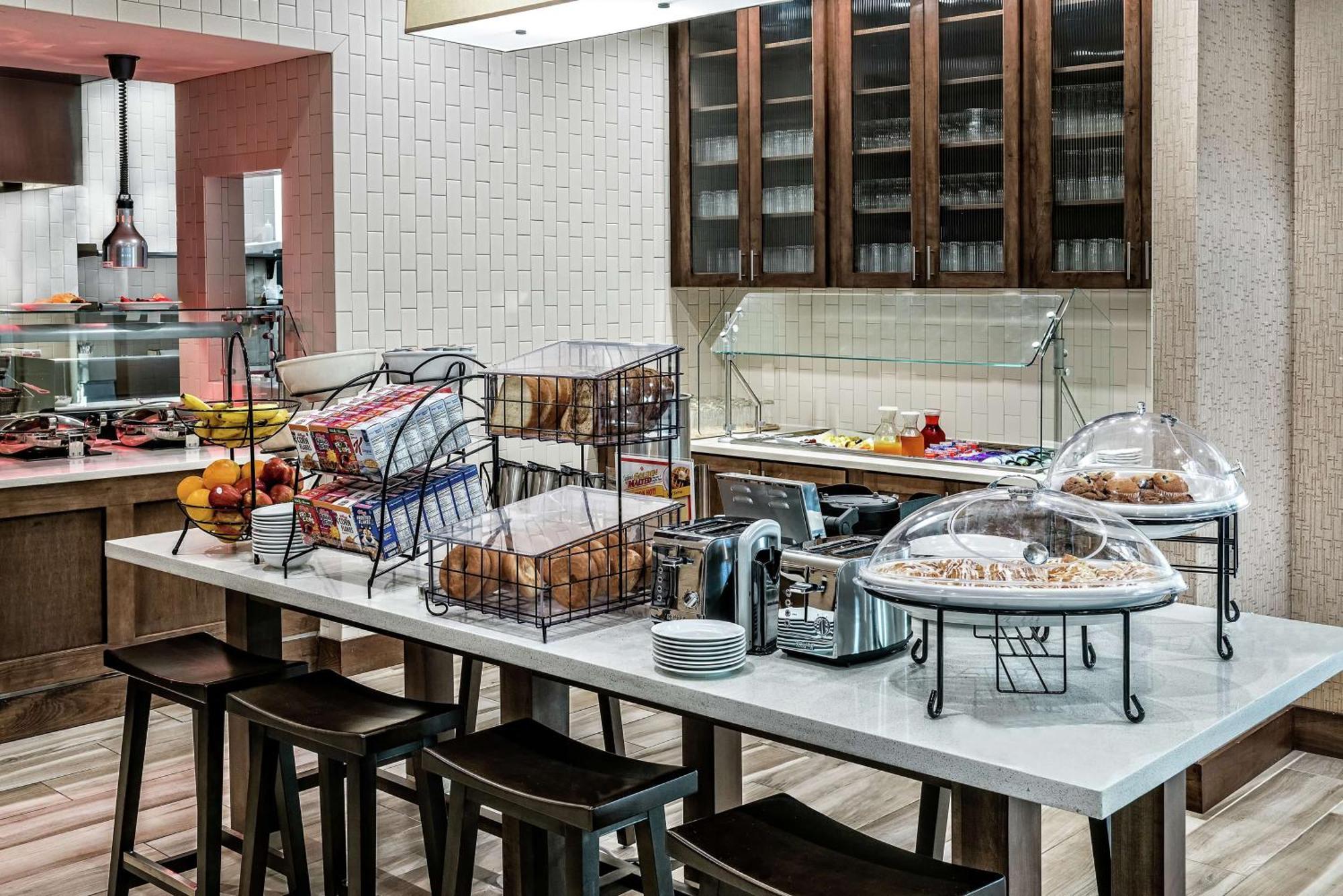Hilton Garden Inn Сан Маркос Екстериор снимка